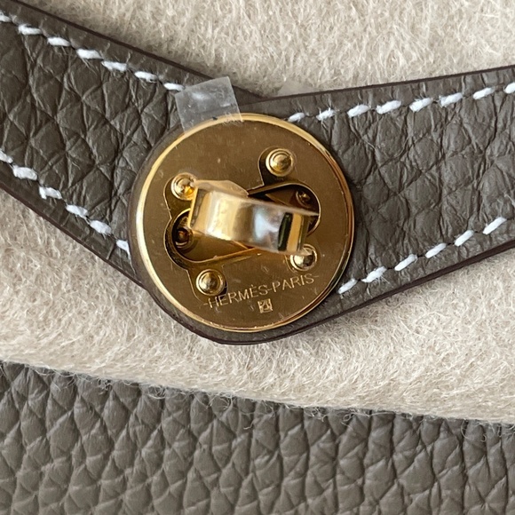 NEW 2024 Hermès Etoupe Mini Lindy 20 GHW - New with Box. - Picture 10 of 12